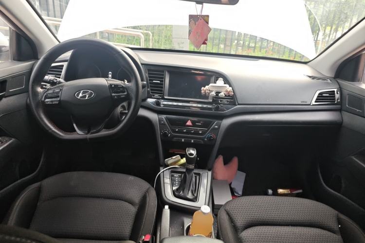 Used Hyundai Elantra (6th Generation / Lingdong) 2016 1.4T Dual-Clutch Xuan Dong · Dynamic Version Center Console