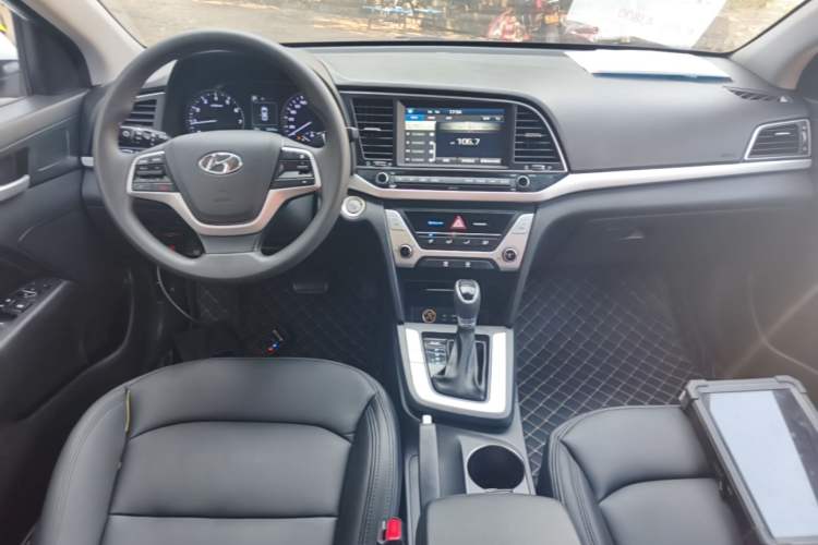 Used Hyundai Elantra (6th Generation / Lingdong) 2016 1.6L Automatic ZhiXuan – Elite Version Center Console