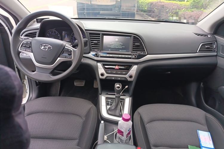 Used Hyundai Elantra (6th Generation / Lingdong) 2016 1.6L Automatic ZhiXuan – Elite Version Center Console