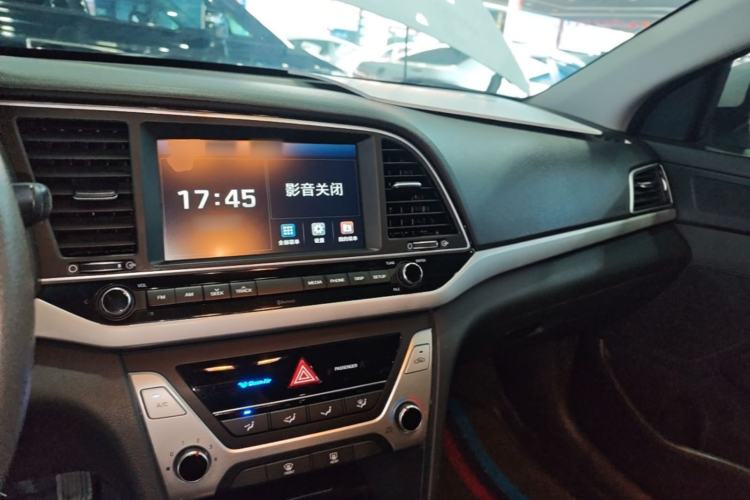 Used Hyundai Elantra (6th Generation / Lingdong) 2016 1.6L Automatic ZhiXuan – Elite Version Center Console