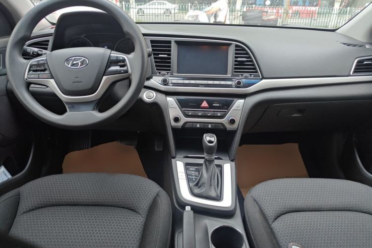 Used Hyundai Elantra (6th Generation / Lingdong) 2016 1.6L Automatic ZhiXuan – Elite Version Center Console
