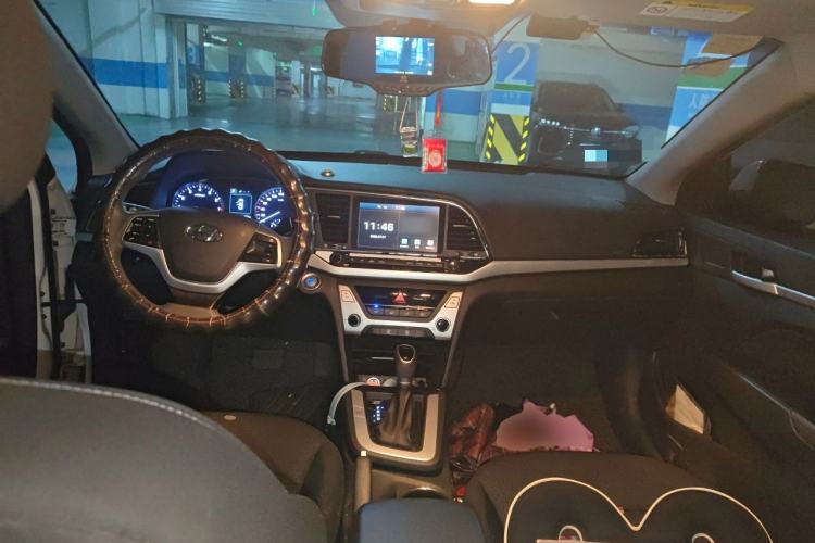 Used Hyundai Elantra (6th Generation / Lingdong) 2016 1.6L Automatic ZhiXuan – Elite Version Center Console