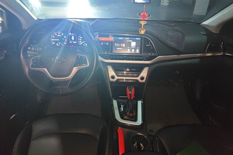 Used Hyundai Elantra (6th Generation / Lingdong) 2016 1.6L Automatic ZhiXuan – Elite Version Center Console