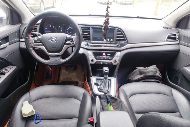 Used Hyundai Elantra (6th Generation / Lingdong) 2016 1.6L Automatic ZhiXuan – Elite Version Center Console