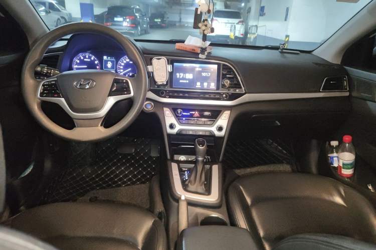 Used Hyundai Elantra (6th Generation / Lingdong) 2016 1.6L Automatic ZhiXuan – Elite Version Center Console