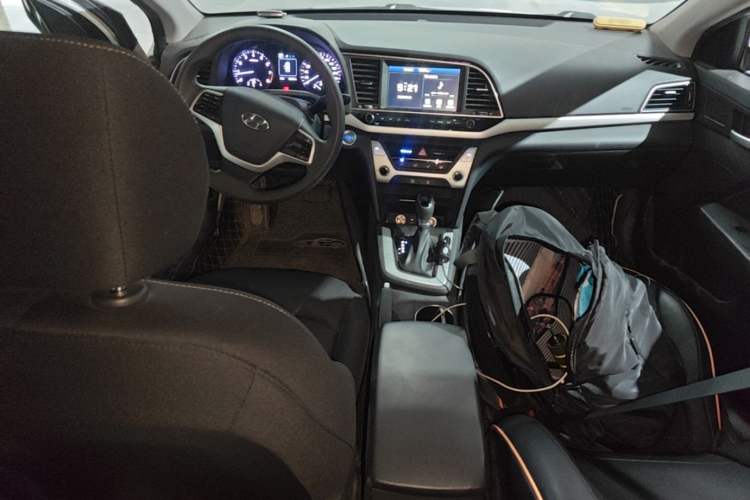 Used Hyundai Elantra (6th Generation / Lingdong) 2016 1.6L Automatic ZhiXuan – Elite Version Center Console