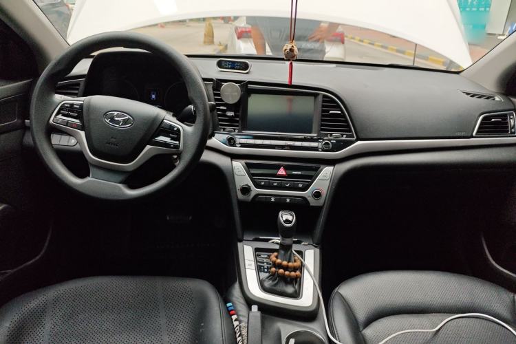 Used Hyundai Elantra (6th Generation / Lingdong) 2016 1.6L Automatic ZhiXuan – Elite Version Center Console