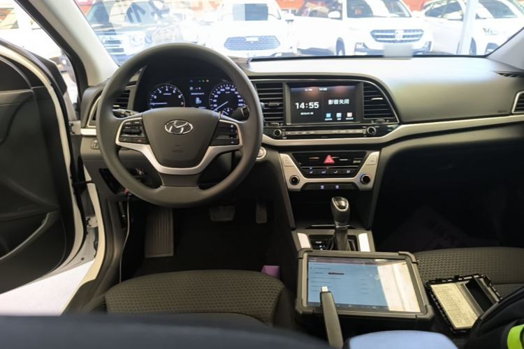 Used Hyundai Elantra (6th Generation / Lingdong) 2016 1.6L Automatic ZhiXuan – Elite Version Center Console