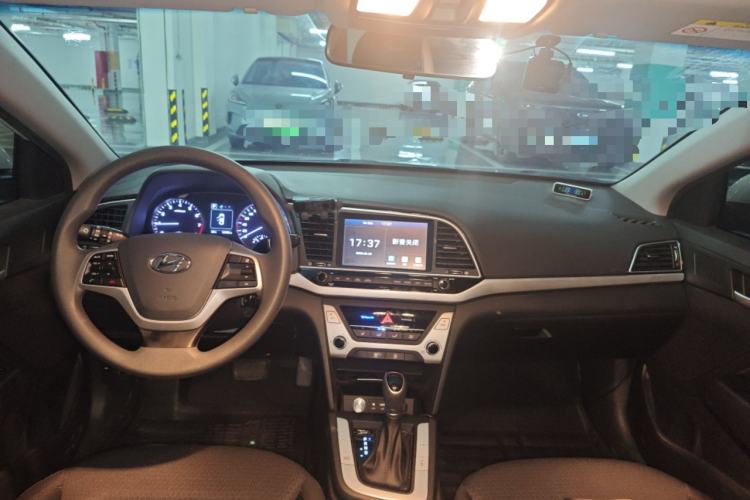 Used Hyundai Elantra (6th Generation / Lingdong) 2016 1.6L Automatic ZhiXuan – Elite Version Center Console