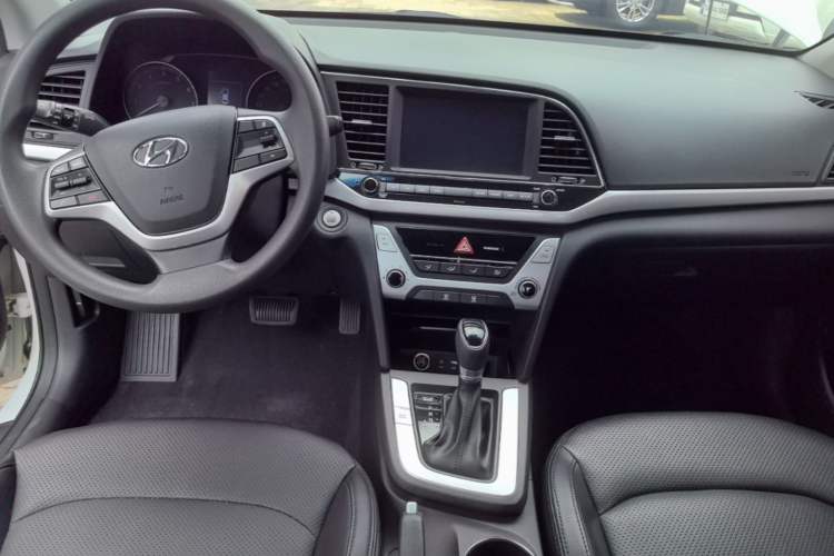 Used Hyundai Elantra (6th Generation / Lingdong) 2016 1.6L Automatic ZhiXuan – Elite Version Center Console