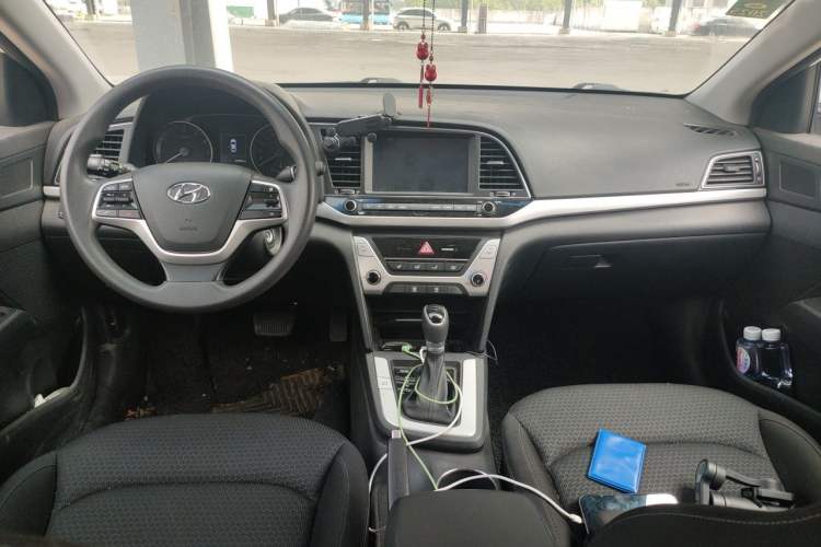 Used Hyundai Elantra (6th Generation / Lingdong) 2016 1.6L Automatic ZhiXuan – Elite Version Center Console