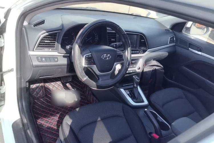 Used Hyundai Elantra (6th Generation / Lingdong) 2016 1.6L Automatic ZhiXuan – Elite Version Center Console