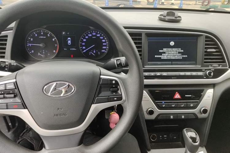 Used Hyundai Elantra (6th Generation / Lingdong) 2016 1.6L Automatic ZhiXuan – Elite Version Center Console