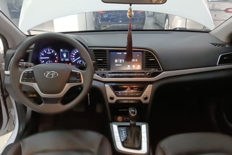 Used Hyundai Elantra (6th Generation / Lingdong) 2016 1.6L Automatic ZhiXuan – Elite Version Center Console