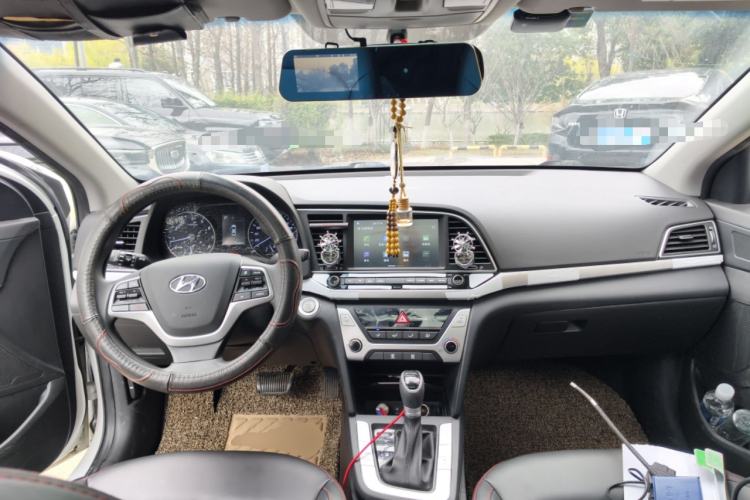 Used Hyundai Elantra (6th Generation / Lingdong) 2016 1.6L Automatic ZhiXuan – Elite Version Center Console