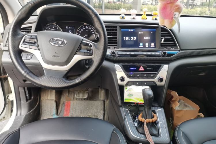 Used Hyundai Elantra (6th Generation / Lingdong) 2016 1.6L Automatic ZhiXuan – Elite Version Center Console