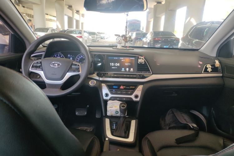 Used Hyundai Elantra (6th Generation / Lingdong) 2016 1.6L Automatic ZhiXuan – Elite Version Center Console