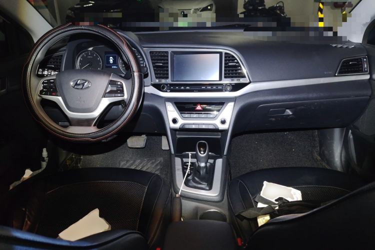 Used Hyundai Elantra (6th Generation / Lingdong) 2016 1.6L Automatic ZhiXuan – Elite Version Center Console
