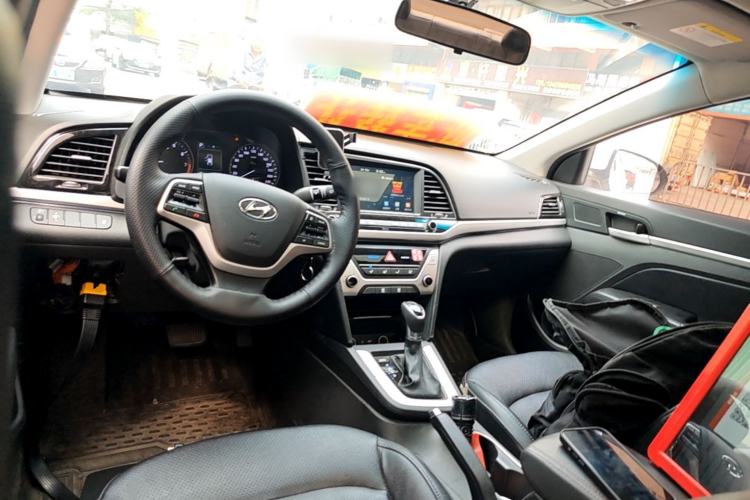 Used Hyundai Elantra (6th Generation / Lingdong) 2016 1.6L Automatic ZhiXuan – Elite Version Center Console