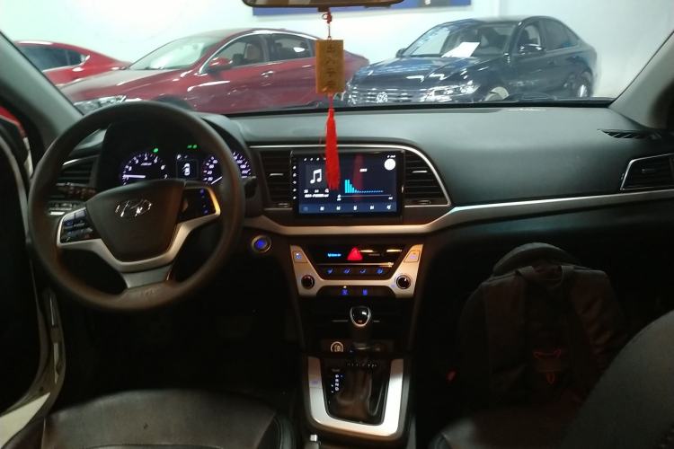 Used Hyundai Elantra (6th Generation / Lingdong) 2016 1.6L Automatic ZhiXuan – Elite Version Center Console