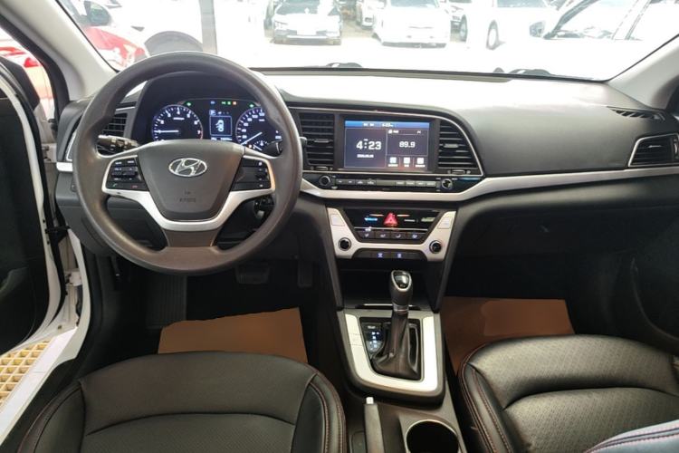 Used Hyundai Elantra (6th Generation / Lingdong) 2016 1.6L Automatic ZhiXuan – Elite Version Center Console