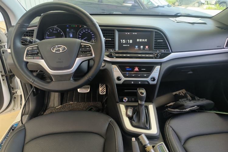 Used Hyundai Elantra (6th Generation / Lingdong) 2016 1.6L Automatic ZhiXuan – Elite Version Center Console