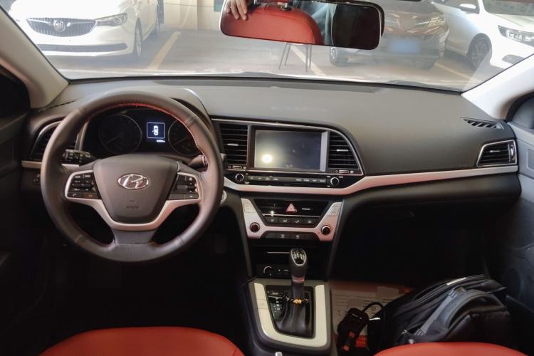 Used Hyundai Elantra (6th Generation / Lingdong) 2016 1.6L Automatic ZhiXuan – Elite Version Center Console