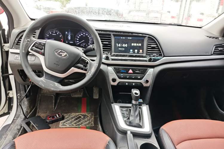 Used Hyundai Elantra (6th Generation / Lingdong) 2016 1.6L Automatic ZhiXuan – Elite Version Center Console