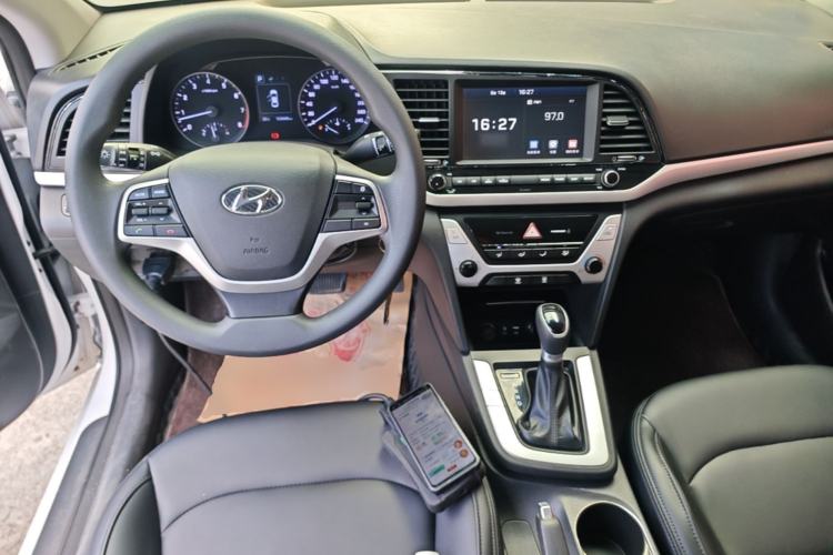 Used Hyundai Elantra (6th Generation / Lingdong) 2016 1.6L Automatic ZhiXuan – Elite Version Center Console