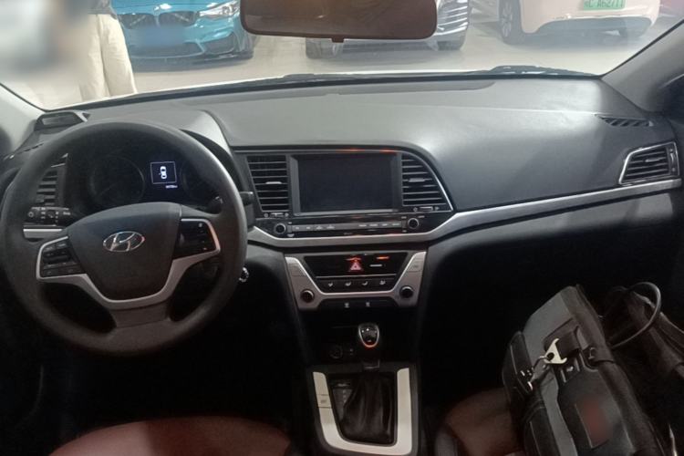 Used Hyundai Elantra (6th Generation / Lingdong) 2016 1.6L Automatic ZhiXuan – Elite Version Center Console