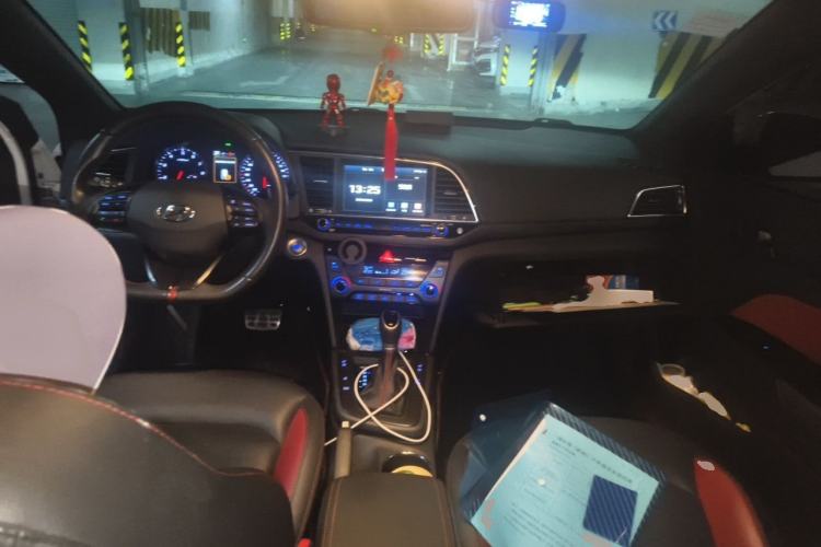 Used Hyundai Elantra (6th Generation / Lingdong) 2016 1.4T Dual-Clutch Xuan Dong · Flagship Edition Center Console