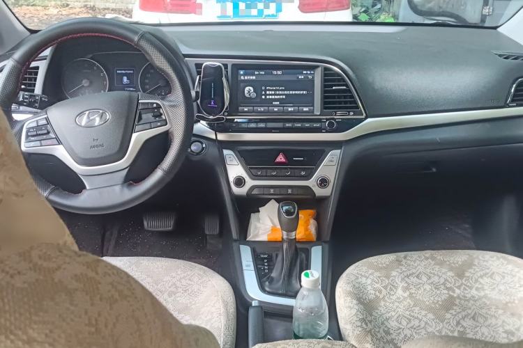 Used Hyundai Elantra (6th Generation / Lingdong) 2016 1.6L Automatic ZhiXuan – Elite Version Center Console