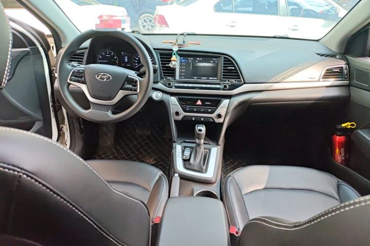 Used Hyundai Elantra (6th Generation / Lingdong) 2016 1.6L Automatic ZhiXuan – Elite Version Center Console