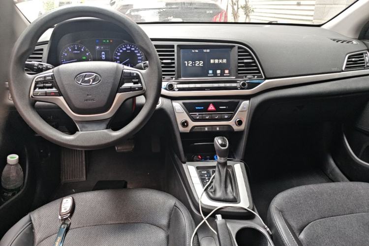 Used Hyundai Elantra (6th Generation / Lingdong) 2016 1.6L Automatic ZhiXuan – Elite Version Center Console