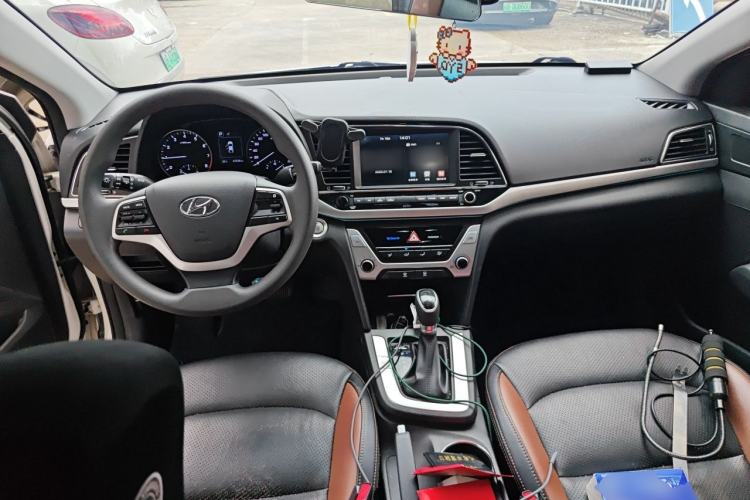 Used Hyundai Elantra (6th Generation / Lingdong) 2016 1.6L Automatic ZhiXuan – Elite Version Center Console
