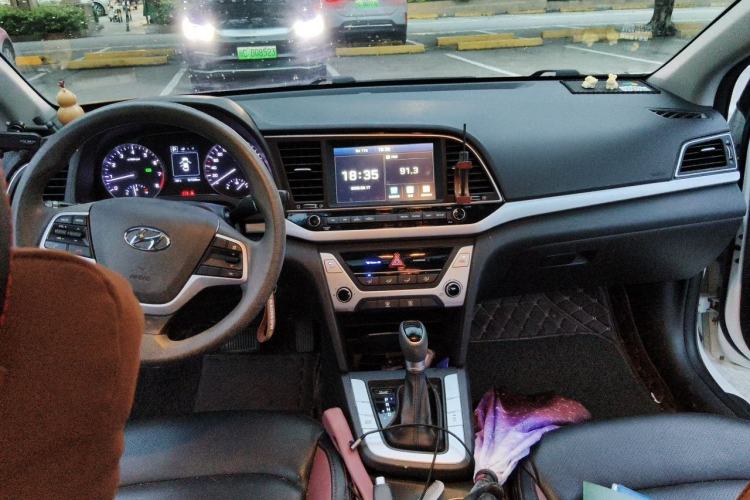 Used Hyundai Elantra (6th Generation / Lingdong) 2016 1.6L Automatic ZhiXuan – Elite Version Center Console