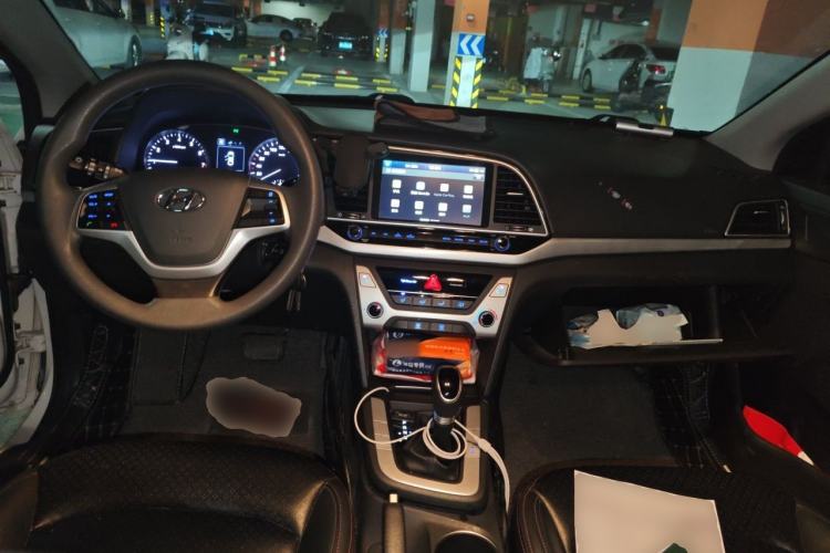 Used Hyundai Elantra (6th Generation / Lingdong) 2016 1.6L Automatic ZhiXuan – Elite Version Center Console