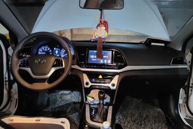 Used Hyundai Elantra (6th Generation / Lingdong) 2016 1.6L Automatic ZhiXuan – Elite Version Center Console