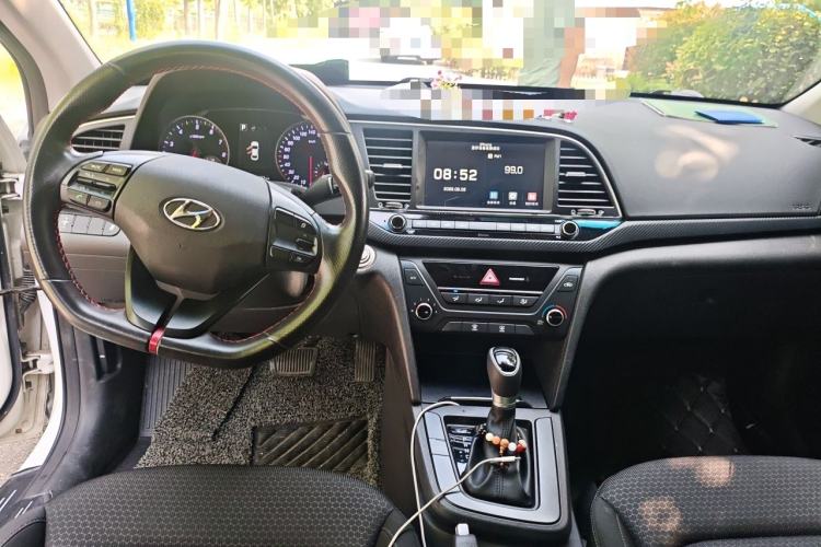Used Hyundai Elantra (6th Generation / Lingdong) 2016 1.4T Dual-Clutch Xuan Dong · Dynamic Version Center Console