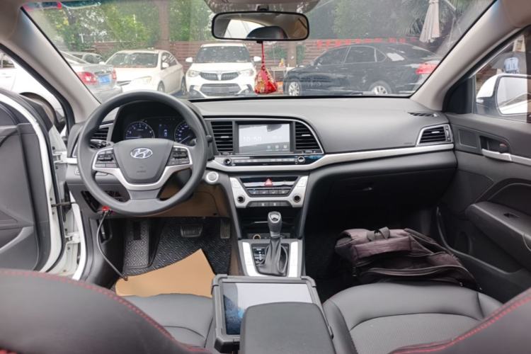 Used Hyundai Elantra (6th Generation / Lingdong) 2016 1.6L Automatic ZhiXuan – Elite Version Center Console