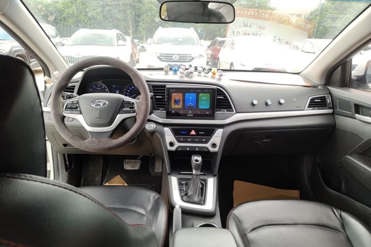 Used Hyundai Elantra (6th Generation / Lingdong) 2016 1.6L Automatic ZhiXuan – Elite Version Center Console