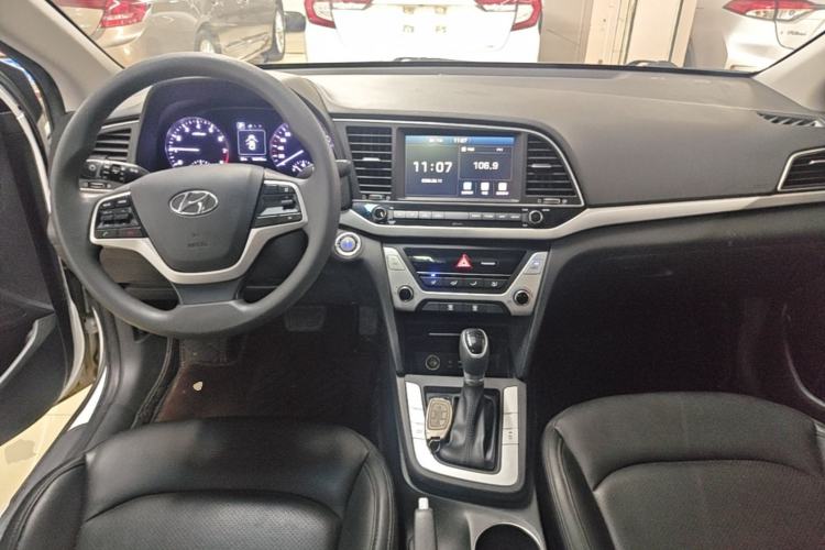Used Hyundai Elantra (6th Generation / Lingdong) 2016 1.6L Automatic ZhiXuan – Elite Version Center Console