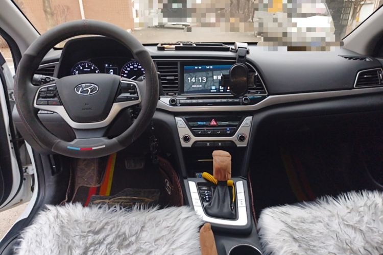 Used Hyundai Elantra (6th Generation / Lingdong) 2016 1.6L Automatic ZhiXuan – Elite Version Center Console