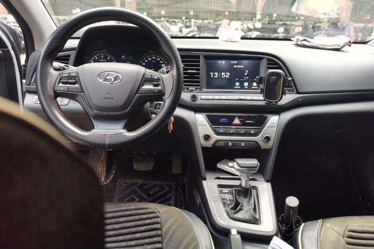 Used Hyundai Elantra (6th Generation / Lingdong) 2016 1.6L Automatic ZhiXuan – Elite Version Center Console