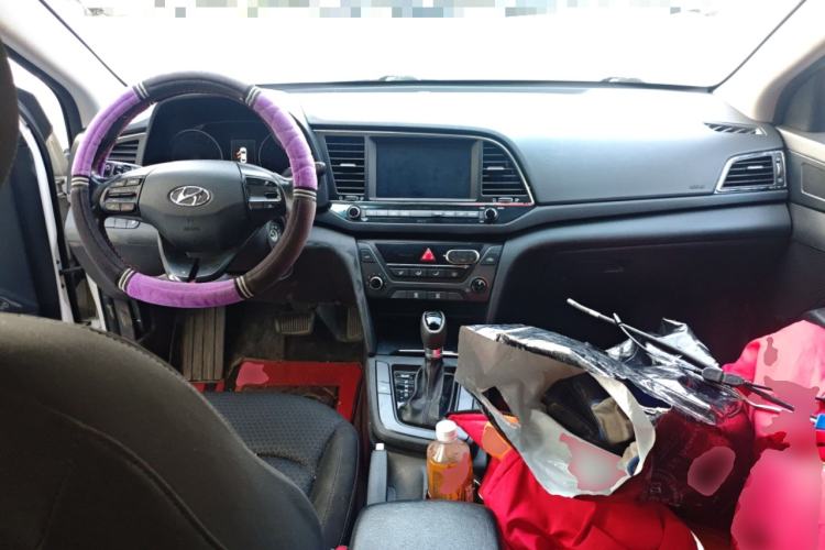 Used Hyundai Elantra (6th Generation / Lingdong) 2016 1.4T Dual-Clutch Xuan Dong · Dynamic Version Center Console