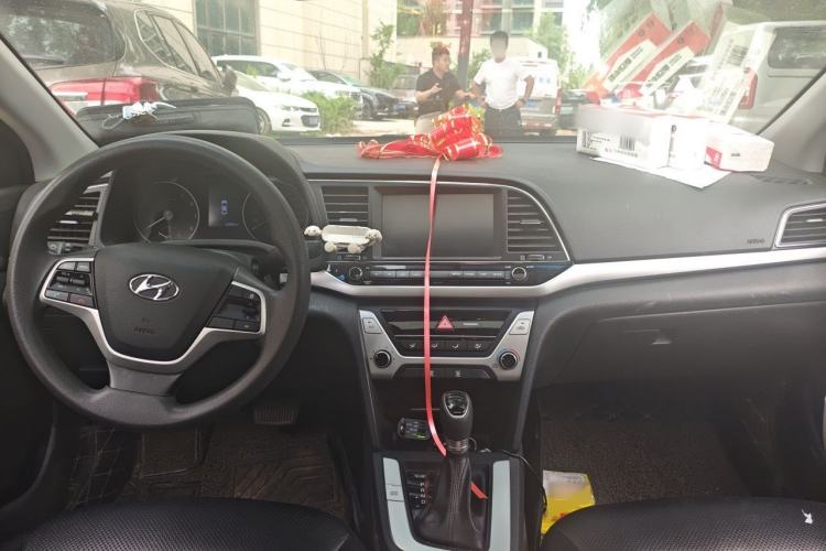 Used Hyundai Elantra (6th Generation / Lingdong) 2016 1.6L Automatic ZhiXuan – Elite Version Center Console