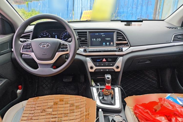 Used Hyundai Elantra (6th Generation / Lingdong) 2016 1.6L Automatic ZhiXuan – Elite Version Center Console
