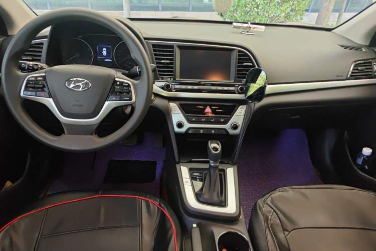 Used Hyundai Elantra (6th Generation / Lingdong) 2016 1.6L Automatic ZhiXuan – Elite Version Center Console