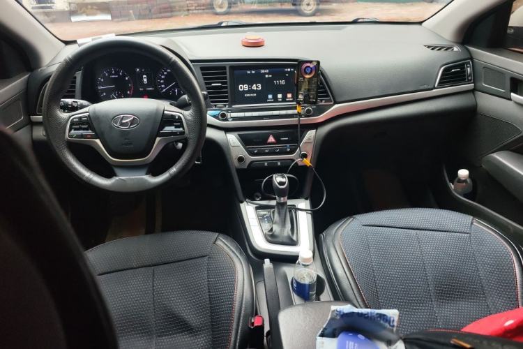 Used Hyundai Elantra (6th Generation / Lingdong) 2016 1.6L Automatic ZhiXuan – Elite Version Center Console