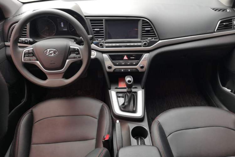 Used Hyundai Elantra (6th Generation / Lingdong) 2016 1.6L Automatic ZhiXuan – Elite Version Center Console